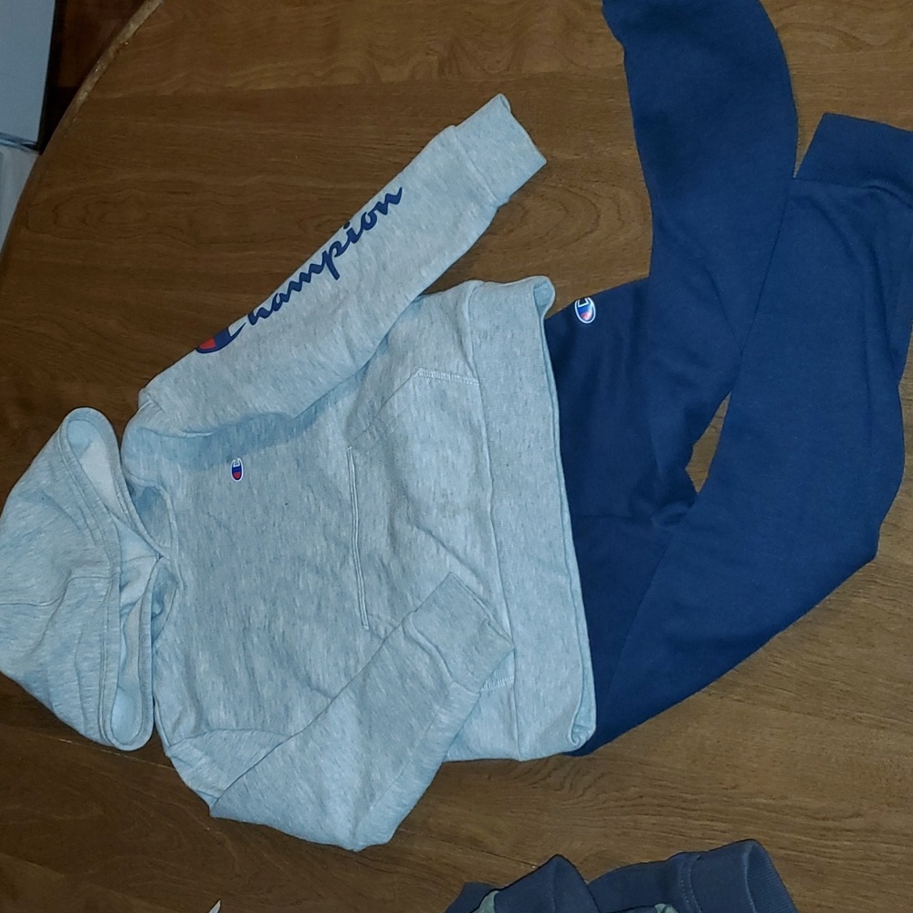 Boys Champion outfit size 5/small